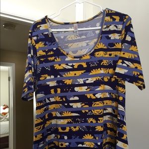 LuLaRoe perfect tee, size large